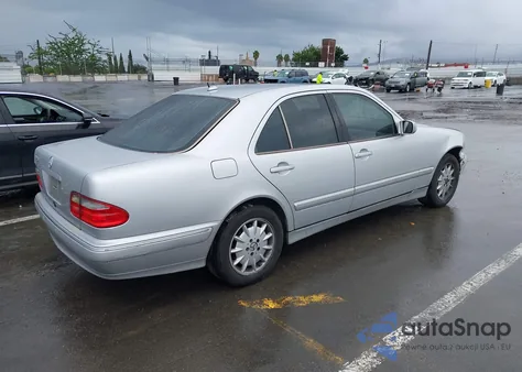 2001 Mercedes-Benz E 320 from USA, damaged, VIN WDBJF65J81B296056